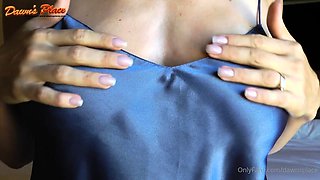 Slutty amateur flashing her big boobs in the backseat