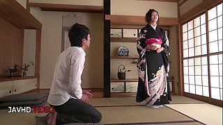 Intense Japanese Kimono Babe Gives Unforgettable Blowjob Adventure Awaits