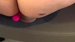 A Lot of Desire to Ride the Cock on the Chair and Fill It with Pussy Humors