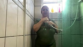 Masturbating amateur cums after solo fun
