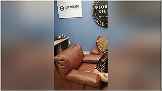 My Friend Likes To Suck My Pussy