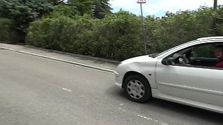 In the middle of the runway, Lily, 32, is beaming! - Jacquie et Michel TV