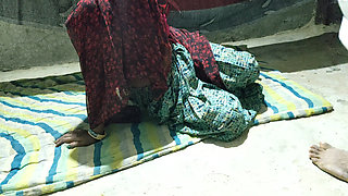 Seeing her alone, the father-in-law fucked the beautiful daughter-in-law that the Gujarati desi sister-in-law