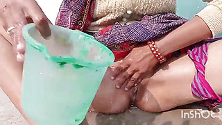 Desi Bhabhi got herself fucked after cleaning the hair of her pussy