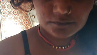 🥵INDIAN TRAIN Hot Indian Nabour Girl Sucking Dick So Good And Recieve Warm Cum In Mouth