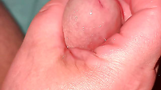 Amateur handjob close up