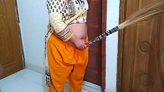 Priya Aunty Ko Jabardast Choda Dea Padosi - Indian Desi Milf Aunty Fucked By Her Devar In Alone Room When Swiping House