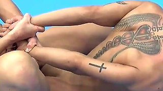 Hot MILF Facesitting Action at the Gym