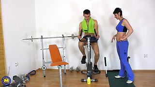 The Naughty Gym Instructor - MatureNl