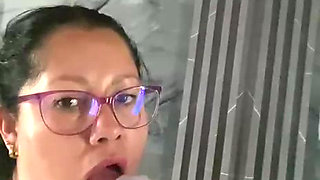 I can give a very good blowjob with my little mouth.