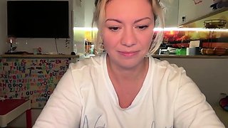 Blonde teen Sierras first erotic masturbation video