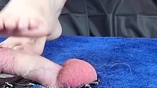 Amateur Ballbusting and Crunshing with Hot Socks and Barfoot