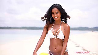 Putri Cinta has sex on the beach