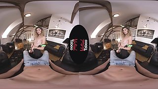 Candice Demellza VR Porn: Sister Meets My Halloween Monster - VirtualTaboo