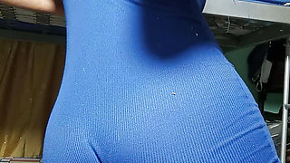 Hot stepsister twerks and spreads her ass until she orgasms