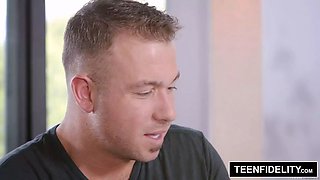 TEENFIDELITY Bella Rose Fucks Her Sisters Boyfriend