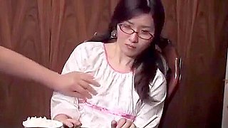wearing glass gets fucked by her step brother in the kitchen