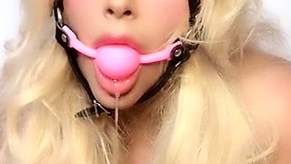 Piss fetish WAM gal solo toys