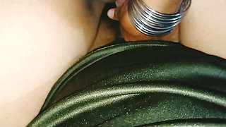 Badi behan k sath sex ka maza bedroom k andar step-sister fucked