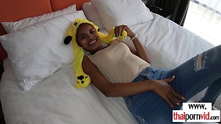 Amateur Sex Thai teenager Cherry wants more fun
