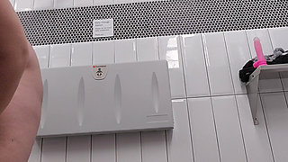 Trying to masterbate in public bathroom