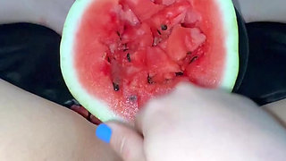 🍉 WATERMELON MULTIPLY HOMEMADE FEMALE ORGASMS- FULL ARAB LONG PORN VIDEO 2025- BEST SAUDI AMATEUR- ARABIAN SNOWWHITE KINKY MAST