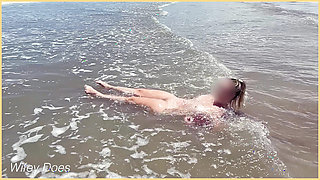 Wifey goes nude at public beach
