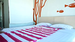 Tiny Thai teen massage with BJ happy end