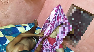 Indian aunty ki Desi devar G ne chuchi dabake pel diya aur khub maja aaya humko