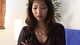 Bedroom porn with mature Kyoko Mizumi