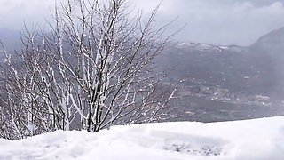 Amateur hottie fucked outdoor in public