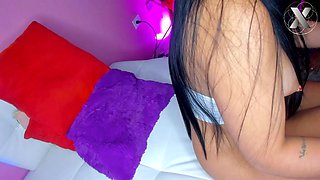 Hot Sluts Play with Their Pussies and Feet in an Amazing Show