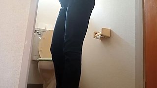 Japanese MILF Mayumi Kanzaki Solo Pee Fetish Toilet Pissing at Home