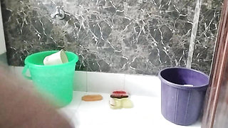 Little step sister ko akele dekh kar nanga kar ke pel diya