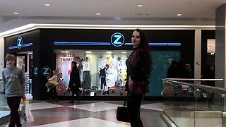 Real amateur teens give guys a blowjob in reality gangbang