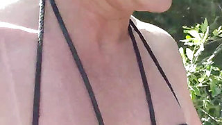 Milf julie nude run outdoors with squirt
