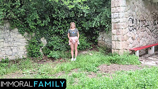 Nikole Nixon Naughty Stepdaughter Gets Naked in Public to Seduce Stepdad’s Trainer - Immoral Family 4K
