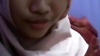 Colok Lubang Vagina Sampai Keluar