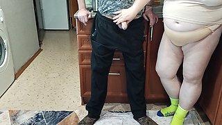 Dick Jerking in the Kitchen and Cum in Mother-in-law's Mouth