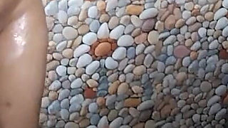 Girlfriend Naha Rahi Thi Aur Boyfriend Ne Video Banai