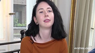 Joan A - Studentin Masturbiert Mit Ihren Lieblingsspielzeugen 12 Min