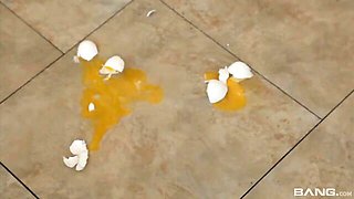 Slutty MILF with round ass Dana Vespoli spit roasted by two men