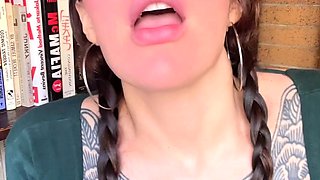 Brunette Solo Webcam Masturbation