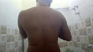 Indian couple Niharika Thakur enjoys some steamy shower fun
