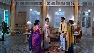 Indian milf acquires her coochie onto A throabing yonker