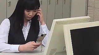 Japanese Secretary Blows Her Boss Before Getting Bush Satisfied