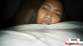 Amateurs Thai mommy satisfying a farang