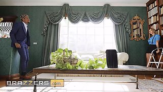 Sexy secretary angel nubiles tempts her chief with her hot figure & makes him forget all about his business - brazzers