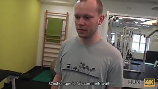 Cocu Admire Comment Sa Petite Amie With Kristal Kaytlin