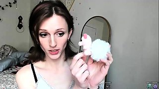 Romanian amateur webcam teen masturbate